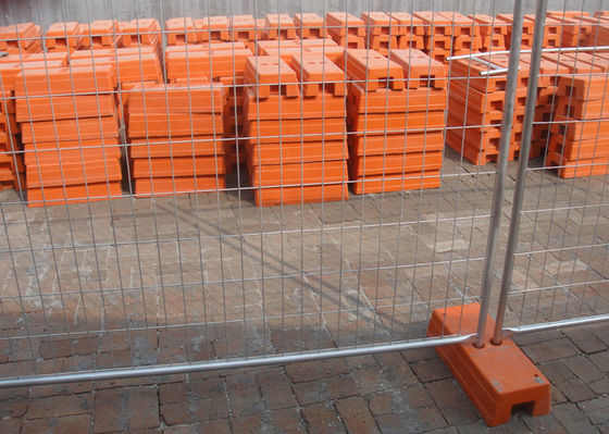 Draagbare Tijdelijke Omheiningscomités 32MM Pijp Tijdelijke Veiligheid die Plastic Voeten schermt